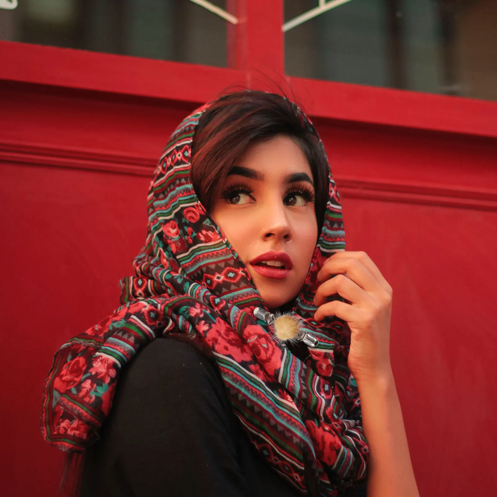 

6 Pcs Pompom Ball Shawl Clip Wraps for Women Brooch Woman Cardigan