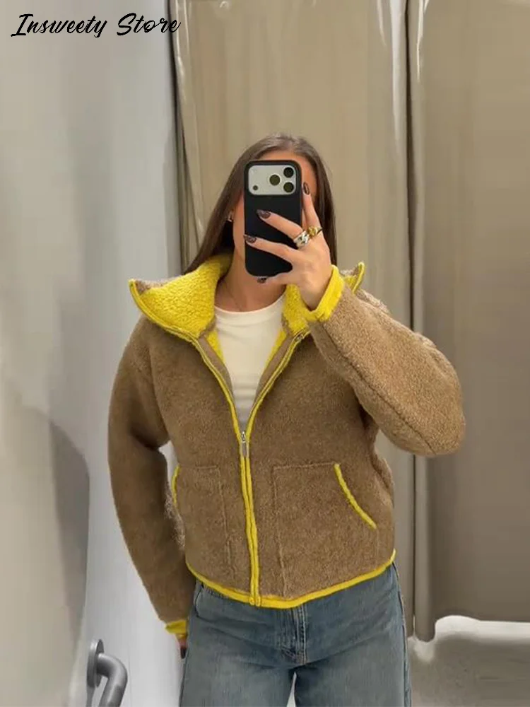 سترة نسائية محبوكة متباينة على الموضة معاطف مريحة بأكمام طويلة وجيوب وسحاب وطية صدر السترة لخريف وشتاء 2025 ملابس خارجية غير رسمية جديدة للسيدات