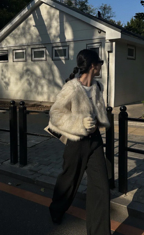 Faux Fox Fur Women Coats Solid Short Jackets Long Sleeve Round Neck Open Stitch Thick Slim Fit Elegant Casual 2026 Autumn Winter