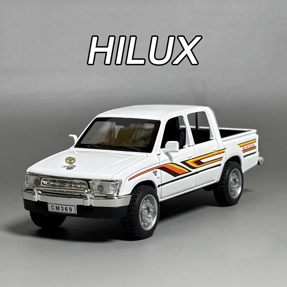 1:32スケール トヨタ ハイラックス 合金製ミニカー 6ドア開閉 オフロード プルバック式 子供向け 装飾 ギフト