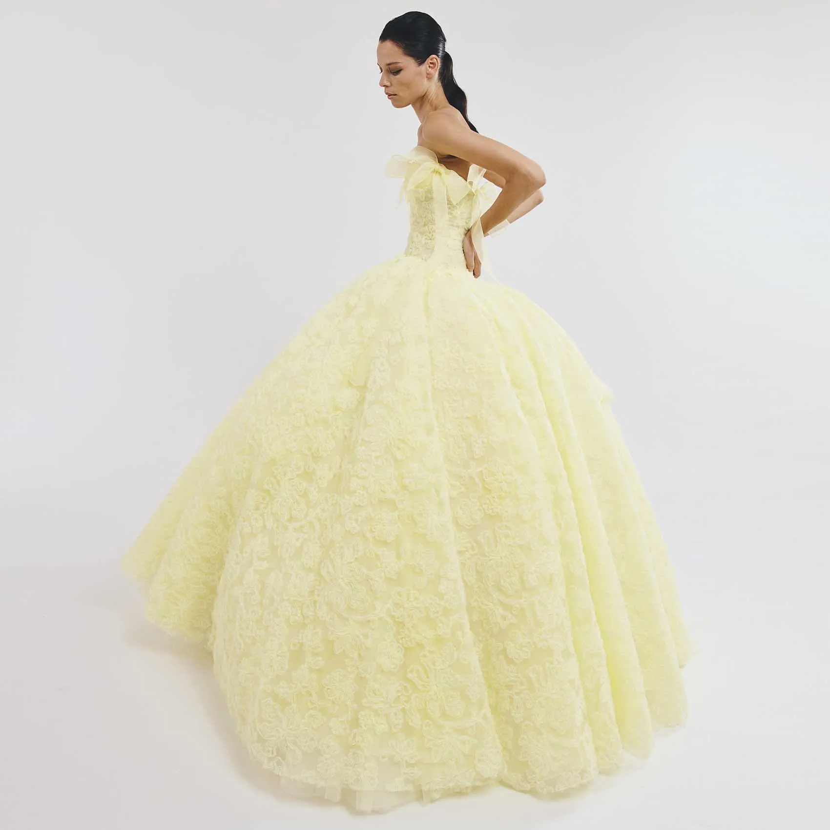 

Romantic Yellow Ball Gown Wedding Party Dresses High Quality Embroidery Lace Prom Maxi Dress Evening Gown Formal Occasion Dress