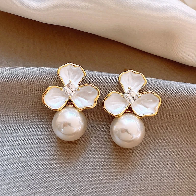 White Pearl Ball Pendants Women's Hanging Earrings White Glazed Flower Top Three Petals Bohemian Wedding Ear Jewelry 2025 new