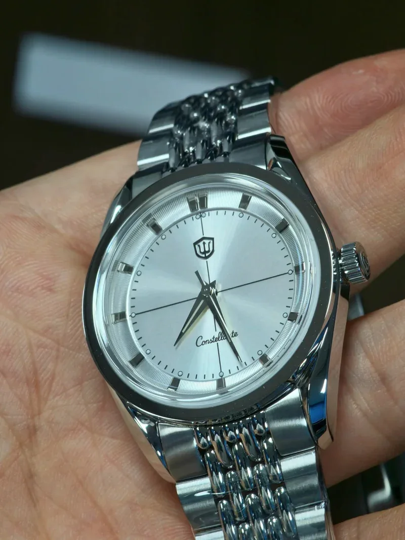 Zegarek Watchdives WD1954 New Arctic Classic Quartz VH31 z mechanizmem Sweep, szkłem szafirowym, męski, wodoszczelny do 100m, z podświetleniem.