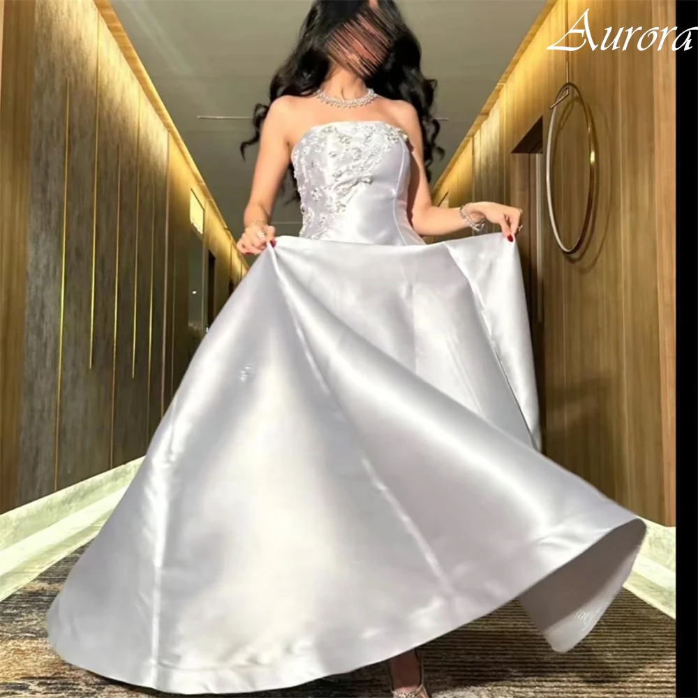 فساتين حفلات مخصصة من الساتان الفضي بدون حمالات، فستان سهرة رائع من الكريستال واللؤلؤ الكلاسيكي على شكل حرف A لحفلات العودة للوطن