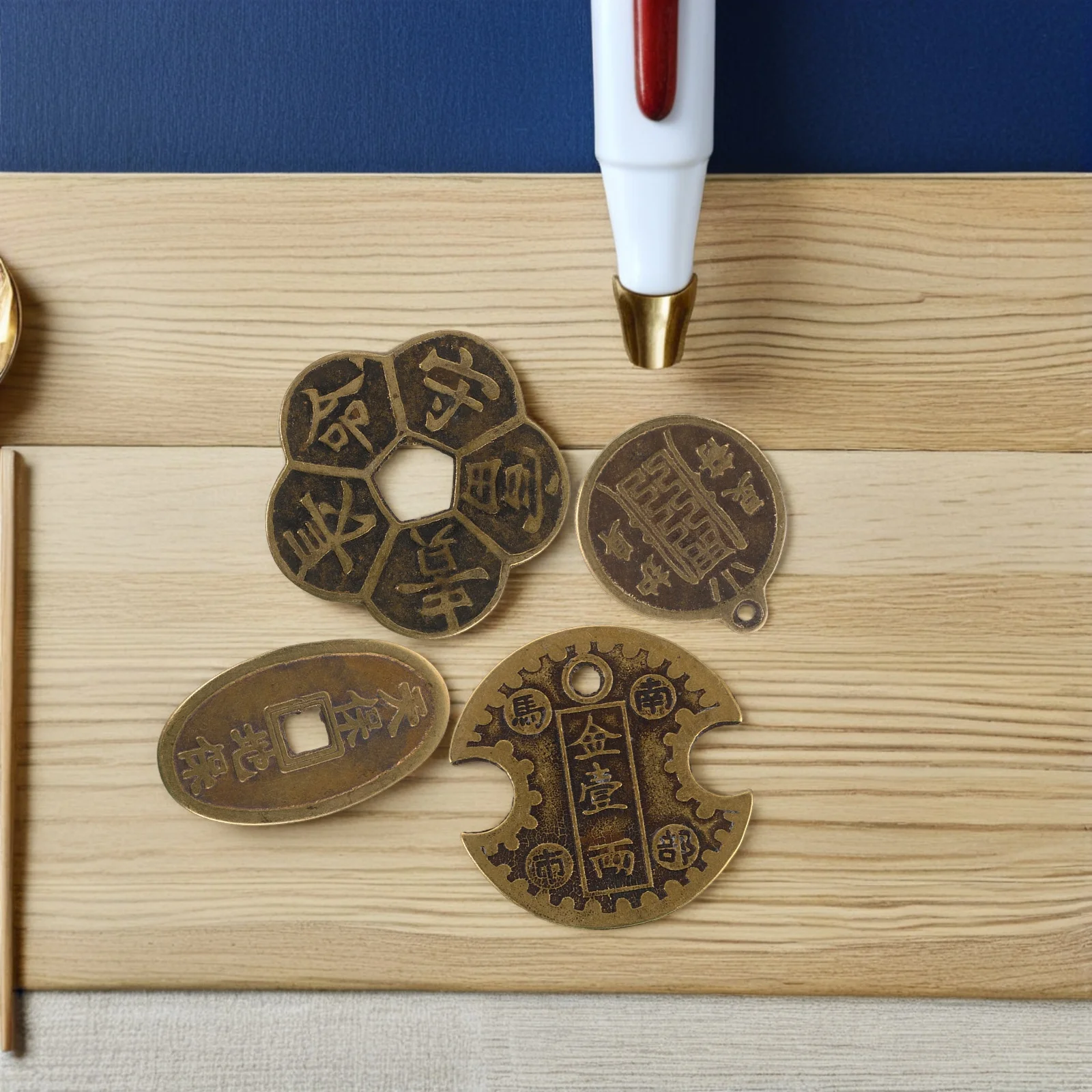 4 Stuks Feng Shui Chinese Messing Munten Pruimenbloesem Geluk Charme Rijkdom Munten Geld Symbool Voor Thuis Ornament Geld Charmes