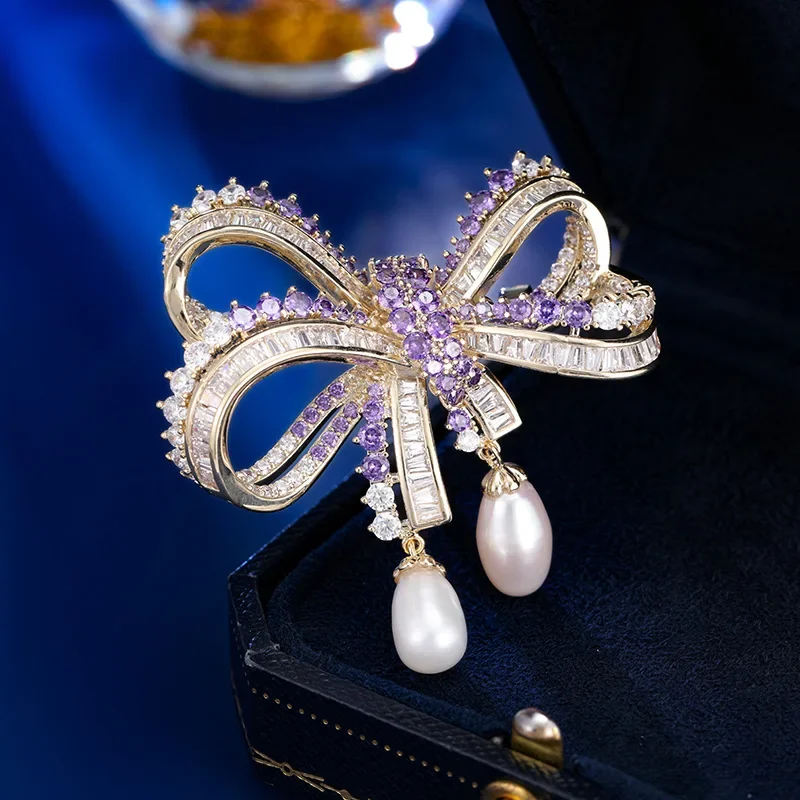 2025Arco, spilla con ciondolo con perle d'acqua dolce naturali, abito alla moda ed elegante, soprabito, accessorio cardigan da donna