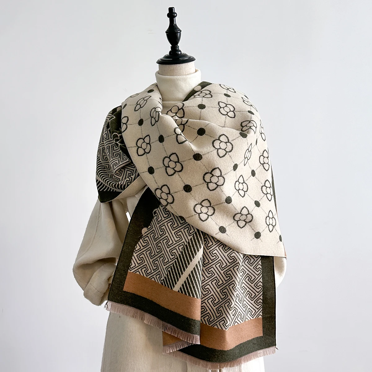 New Brand Elegance Two-Sided Print Scarf Soft Warm Fringe Pashmina Shawl Autumn and Winter Outdoor Coldproof Windproof Blanket