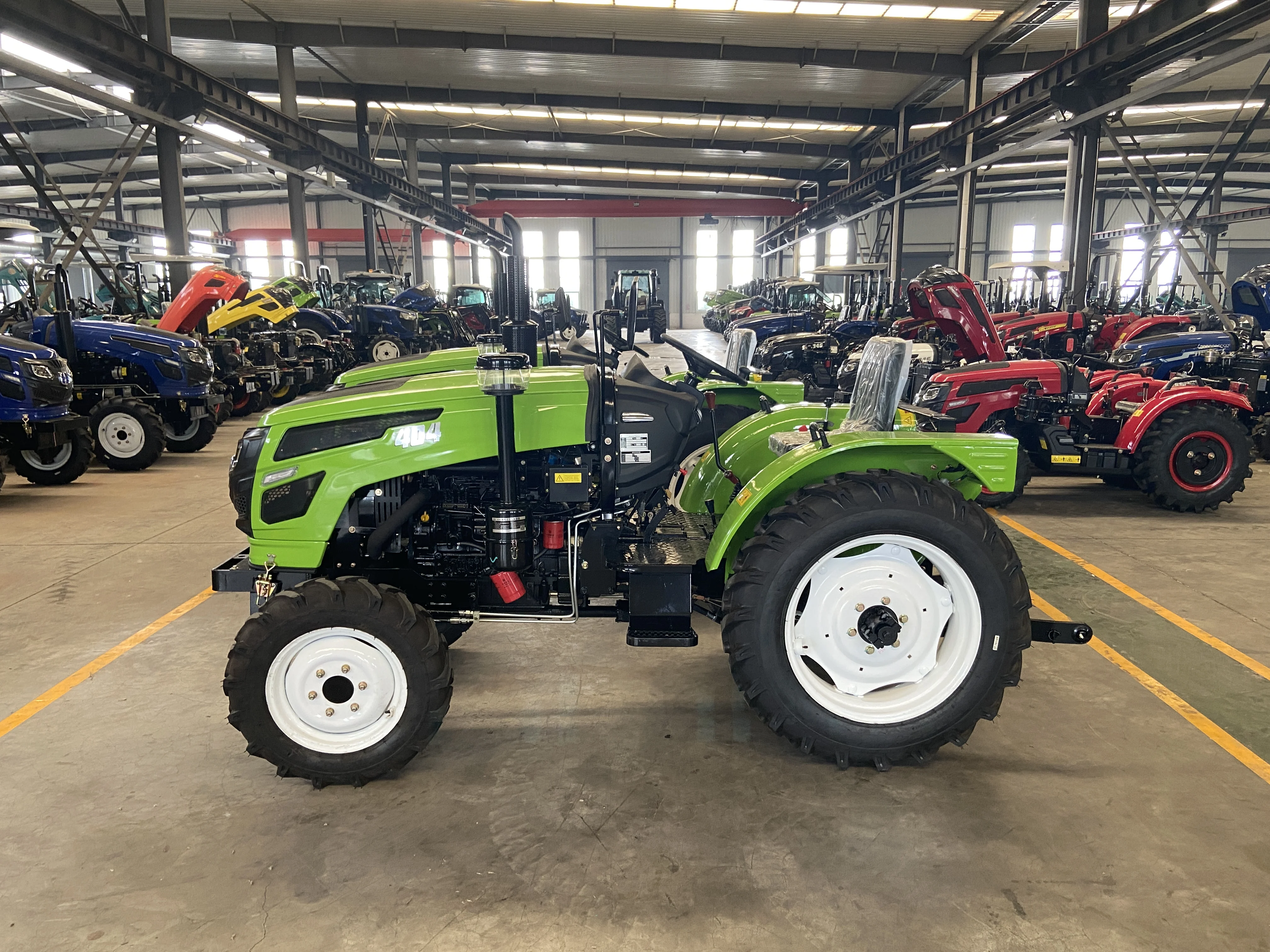 Mini Farm 4WD 30HP 40HP Wheel Tractor with 4x4 Lawn Orchard Features Featuring Core Engine Pump Gearbox Components