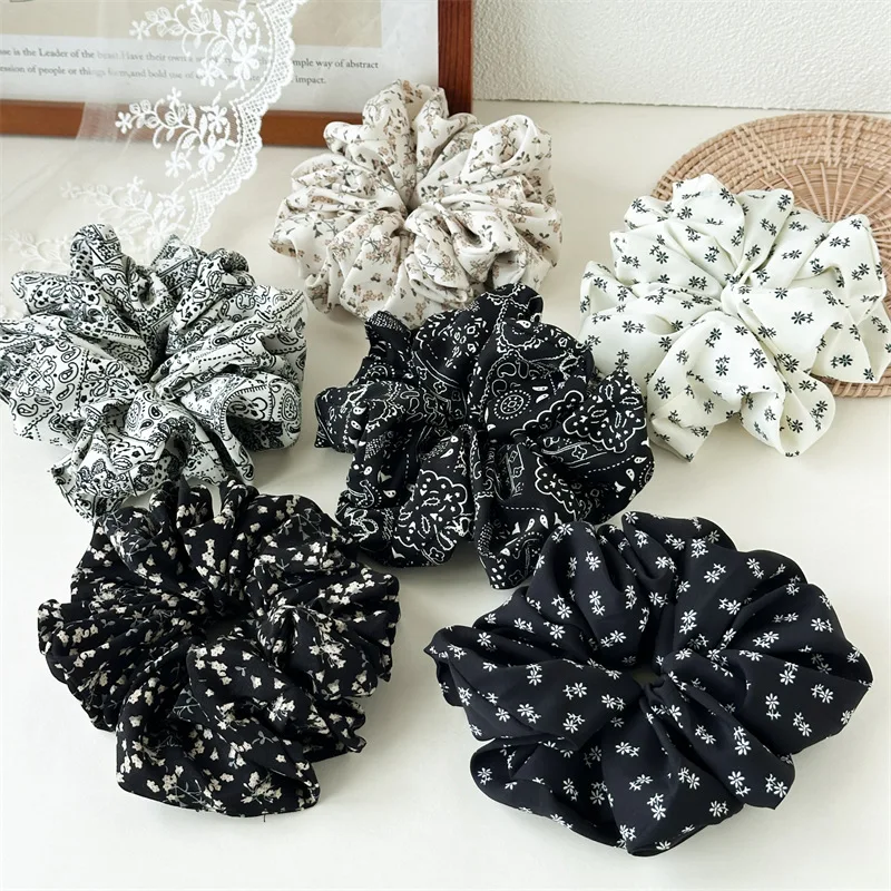 

Elegant Retro Floral Cashew Elastic Hair Rope New Forest-Style Artistic Girl's Stylish Hair Tie Hair Accessories
