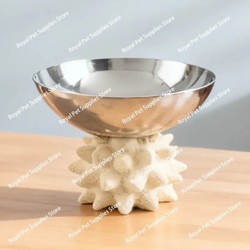 Abstract Irregular Thorn Ball Base Fruit Plate Ornament, A Few Metal Decorations in The Room of The Homestay Model