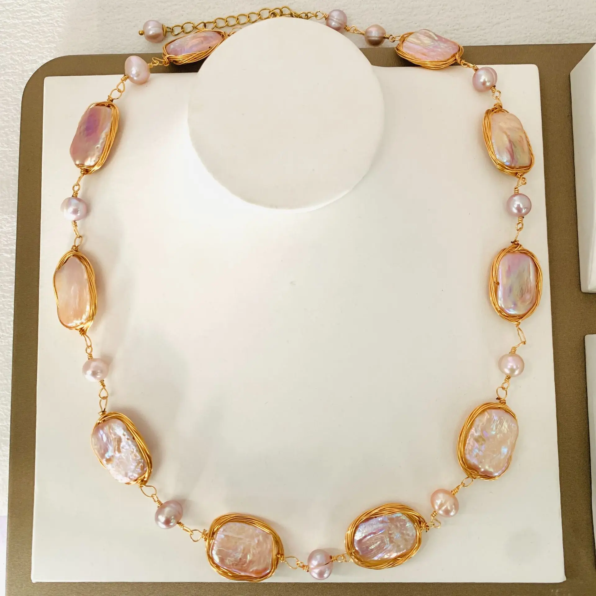 Women Retro High Sense Clavicle Necklace Wire Wrapped Irregular Baroque Freshwater Pearl Collar Statement Choker Jewelry Gift