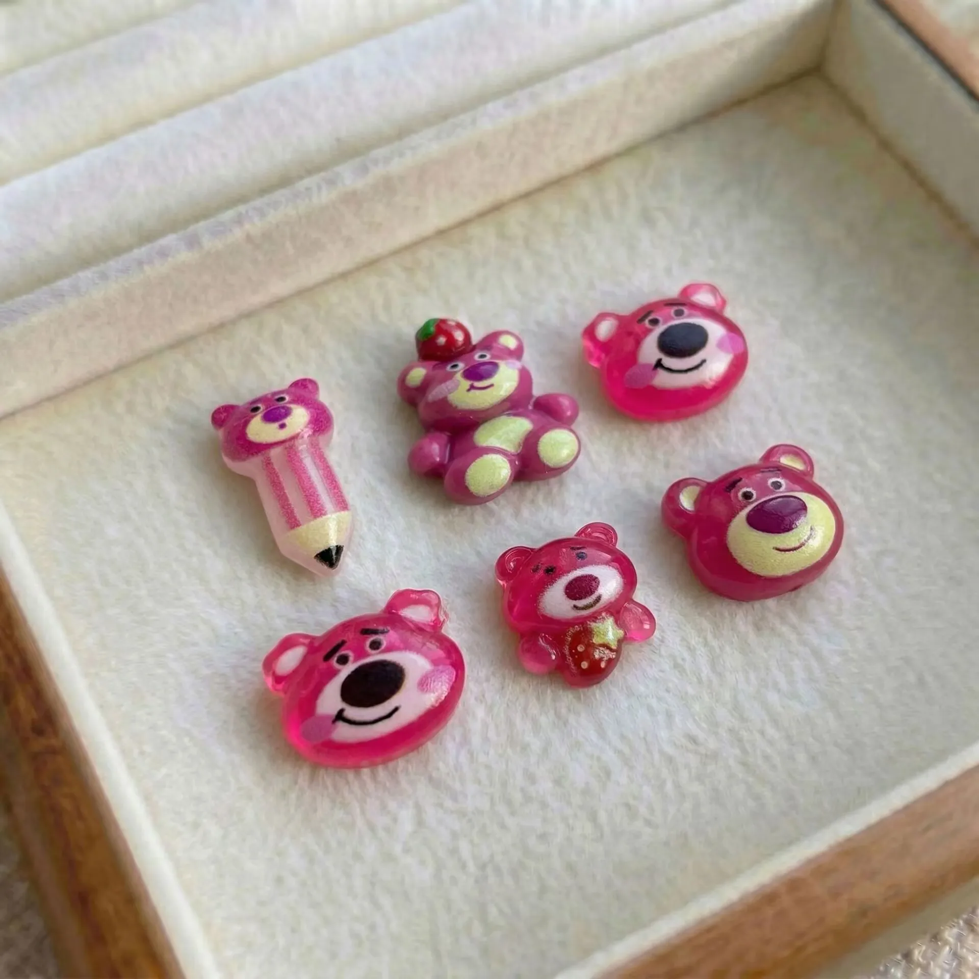 20pcs strawberry bear mini resin nail charm acrylic Crafts Cabochon Jewelry Manicure Hairpin Scrapbook Decor Craft