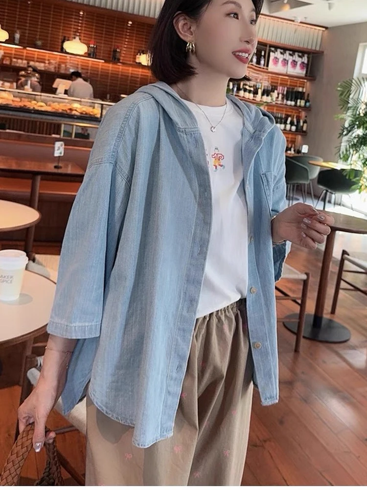 เสื้อคลุมยีนส์ทรงหลวมสำหรับผู้หญิง มีฮู้ด ผ้าบาง เรียบหรู สวมใส่สบายๆ เดินทางไปทำงาน ผ้าฝ้าย แขนยาว สีพื้น ติดกระดุม