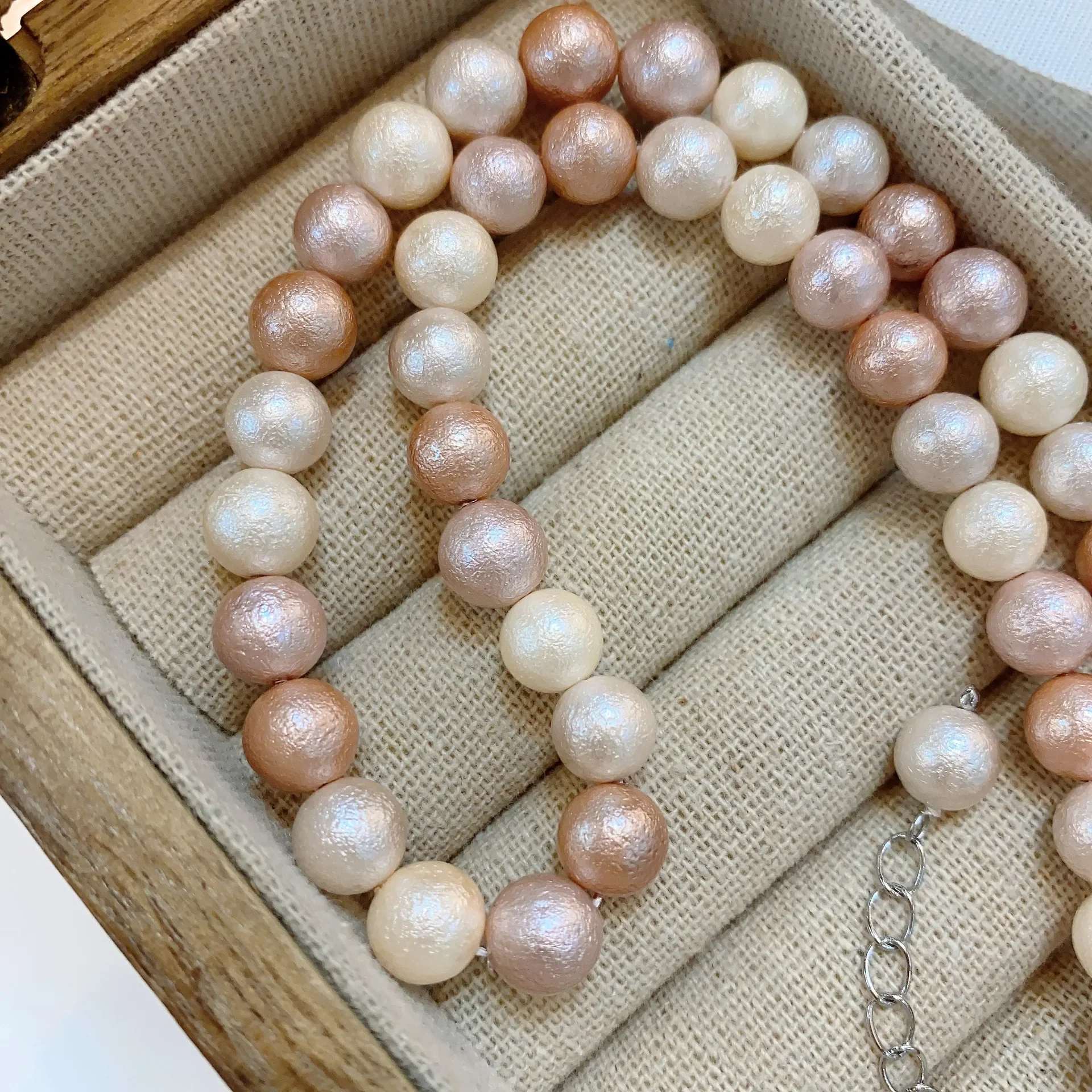 Unique Pink Cotton Simulated Pearl Nearround Beads Necklace for Women Jewelry Gifts Fashionable Young Choker Chain Female Gifts