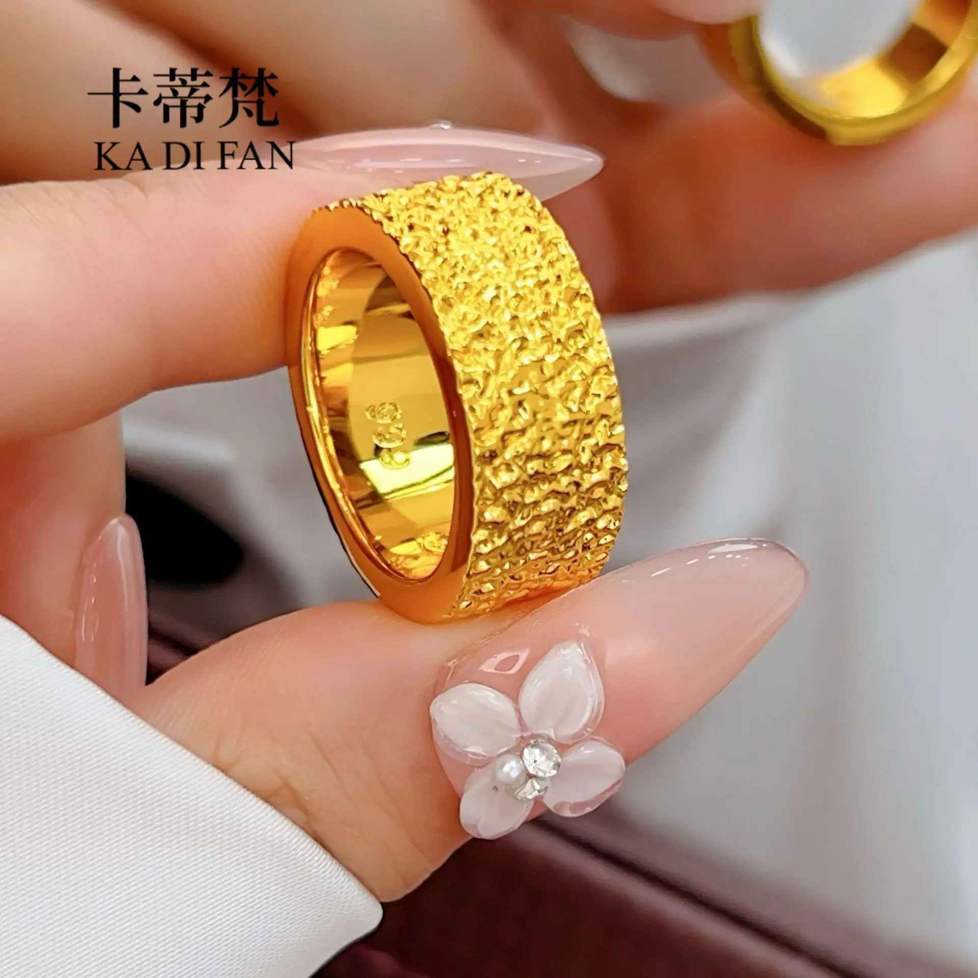 2026-fine-real-gold-plated-high-color-retention-sand-gold-ancient-hammer-pattern-wide-band-men-couple-fashion-index-finger-ring