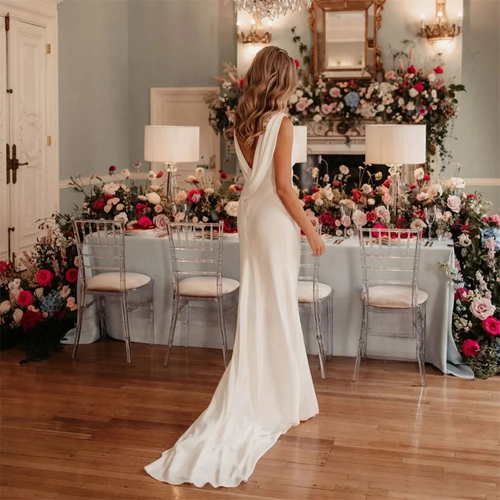 Customized Elegant V-Neck Spaghetti Straps Open Back Mermaid Floor Length Wedding Dresses White Satin Pleat 2026 Bridal Gowns