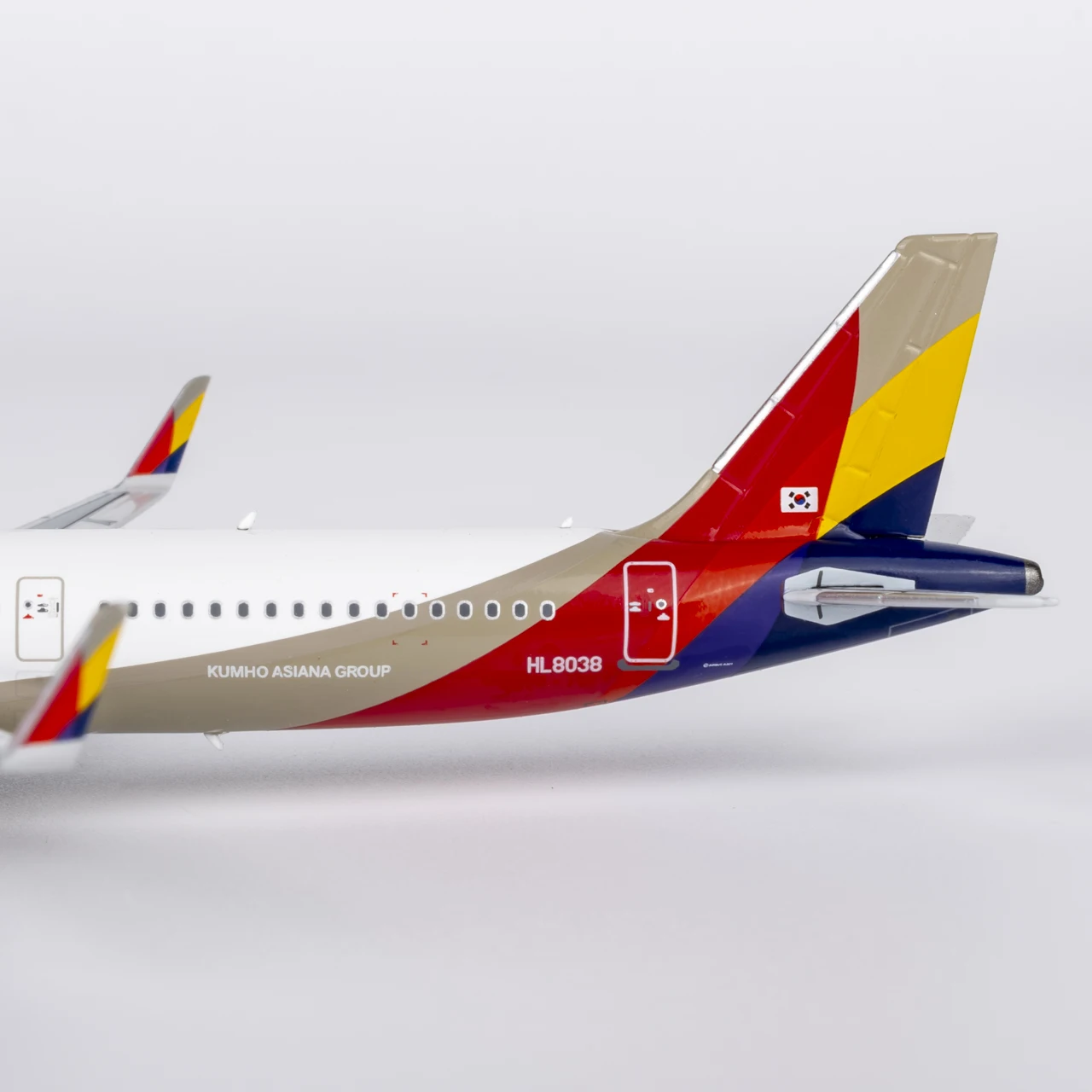 13126 Alloy Collectible Plane Gift NG Model 1:400 Asiana Airlines "StarAlliance" Airbus A321-200 Diecast Aircraft Model HL8038