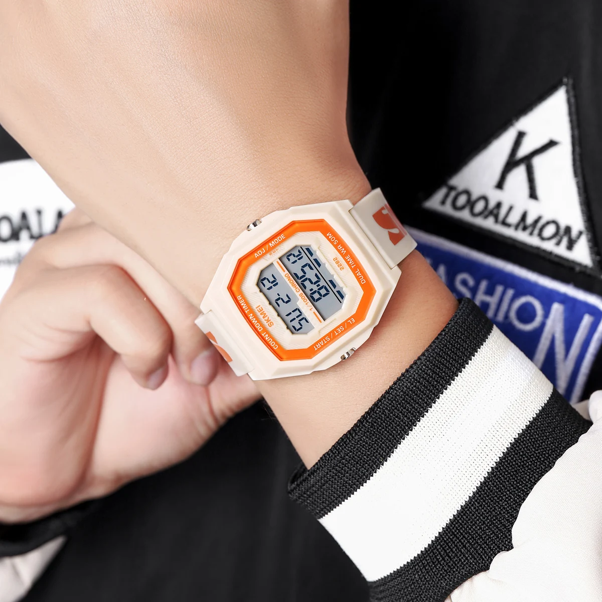 SKMEI Multifunctional  Waterproof EL Light Chrono Watch Alarm Watches Sport Digital Electronic Wristwatch For Men Women Students