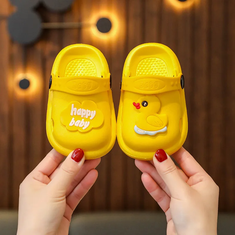 サンダルSummer Children Cartoon Sandals EVA Soft Bottom Anti Slip Slippers Toddler Boy Girl Beach Shoe Kid Breathable Cave Hole Shoe