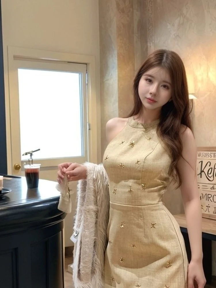 French Nail Bead Hanging Neck A-line Skirt for Women in Autumn and Winter Pure Desire Style Waist Cinching Short Skirt
