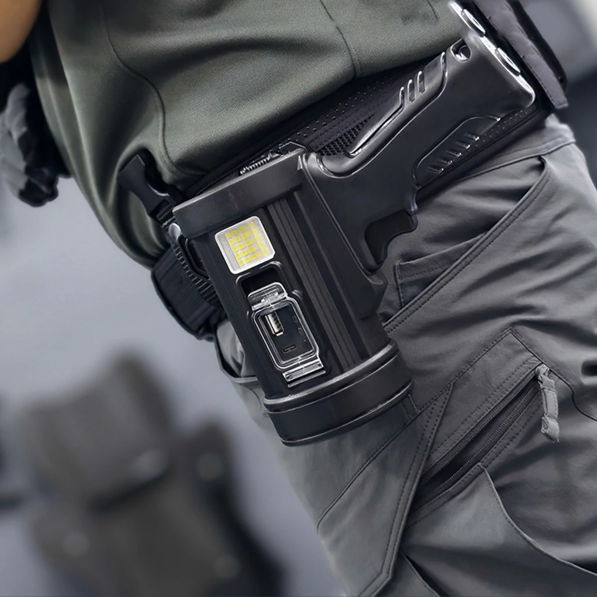 Taktischer Handheld-Suchscheinwerfer, Outdoor-Camping, Abenteuer, Überlebensausrüstung, Schnellzug-Taschenlampe, Notfall mit Solar-Ladegerät