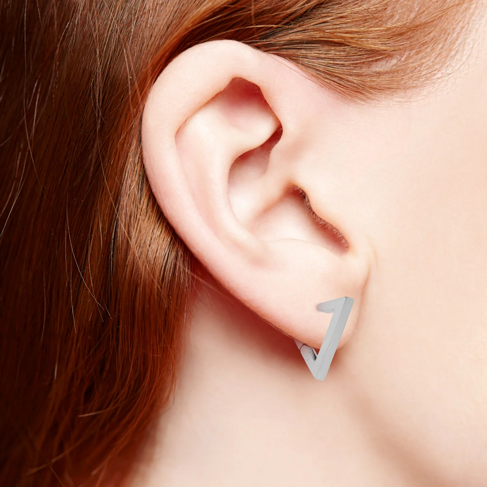 ثلاثية الأبعاد مثلث التيتانيوم الصلب أقراط النساء هندسية الأذن الكفة خفيفة الوزن فريدة من نوعها وأقراط العصرية الحد الأدنى مجوهرات الأزياء