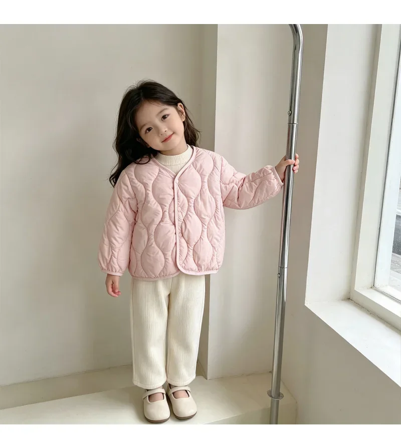 2-7 Jahre Winter Kinder Wattierte Jacke V-Ausschnitt Druckknopf Einfarbiger Mantel für Jungen Mädchen Warme Kinder Oberbekleidung Alltag – Detail 2