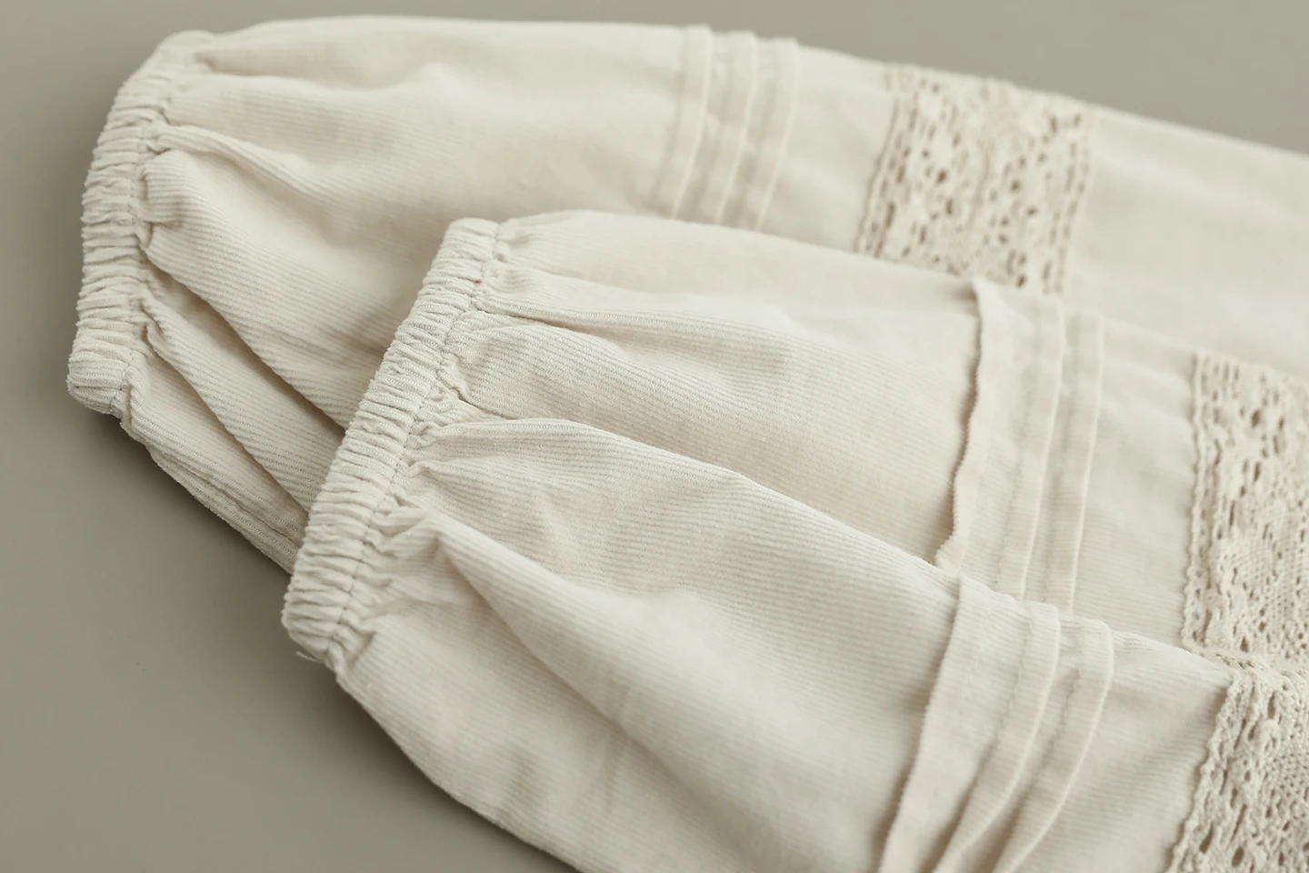 Camicie di velluto a coste patchwork di pizzo tinta unita dolce giapponese Mori Girl Camicetta casual da donna autunno con lacci o-collo manica lunga a sbuffo