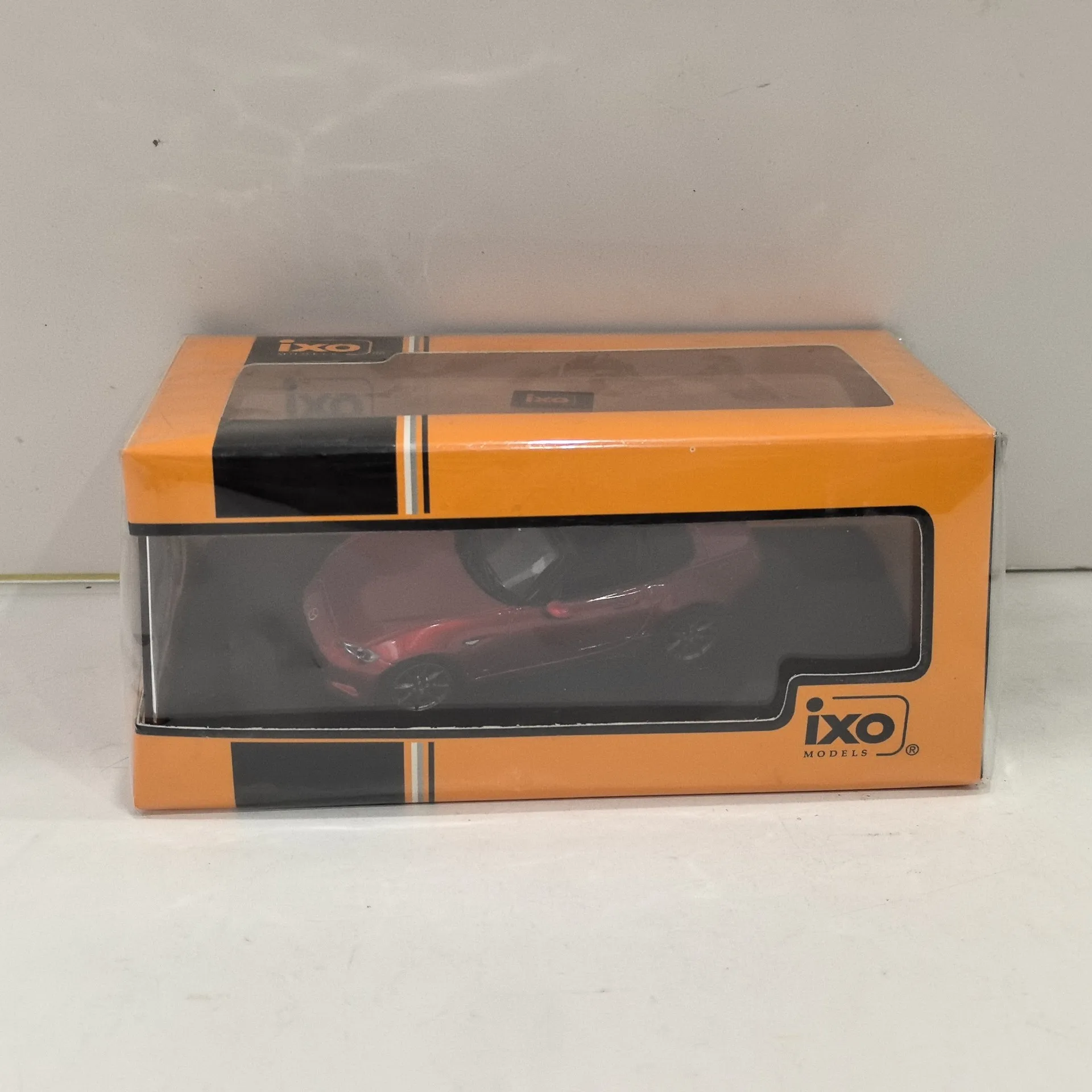 

Diecast IXO 1/43 Scale MAZDA MX-5 ROADSTER 2016 Mazda Convertible Alloy Car Model Collectible Toy Gift Souvenir Display Ornament