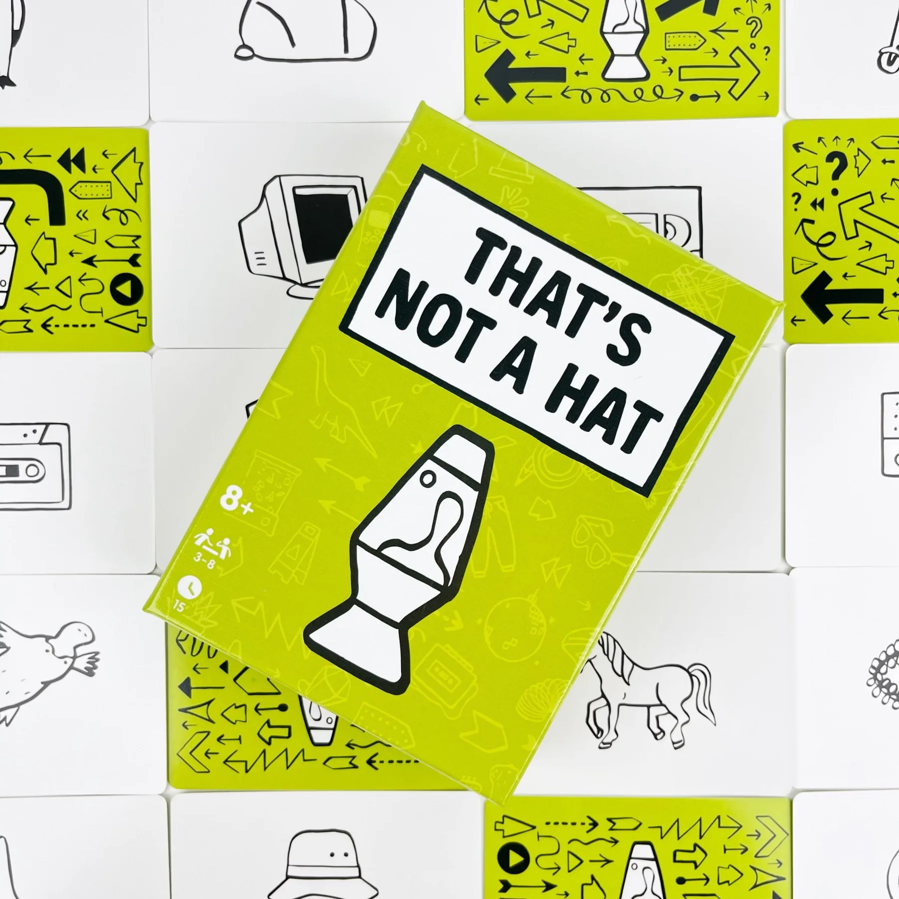 مجموعة ألعاب Happy Party Not a Hat Board مع بطاقة أساسية وممتدة تتسع لـ 3-8 لاعبين لجميع الأعمار - ممتعة وذاكرة