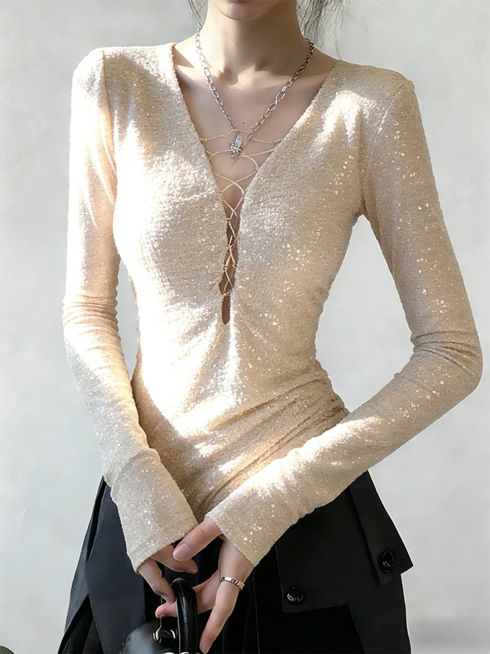 

Женская базовая блузка с V-образным вырезом и пайетками, весенняя модная модель с драпировкой на талии, длинными рукавами, объемной вышивкой, в корейском стиле для повседневной носки