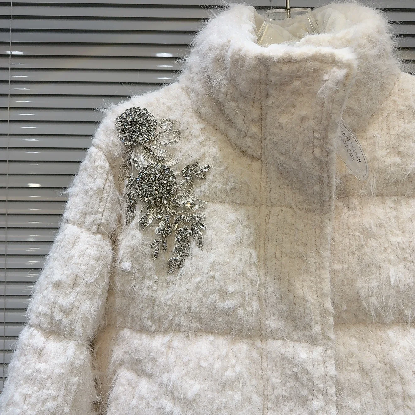 Nueva industria pesada de invierno, chaqueta y abrigos con cuentas de diamantes brillantes y flores, nueva chaqueta cálida con cuello levantado para