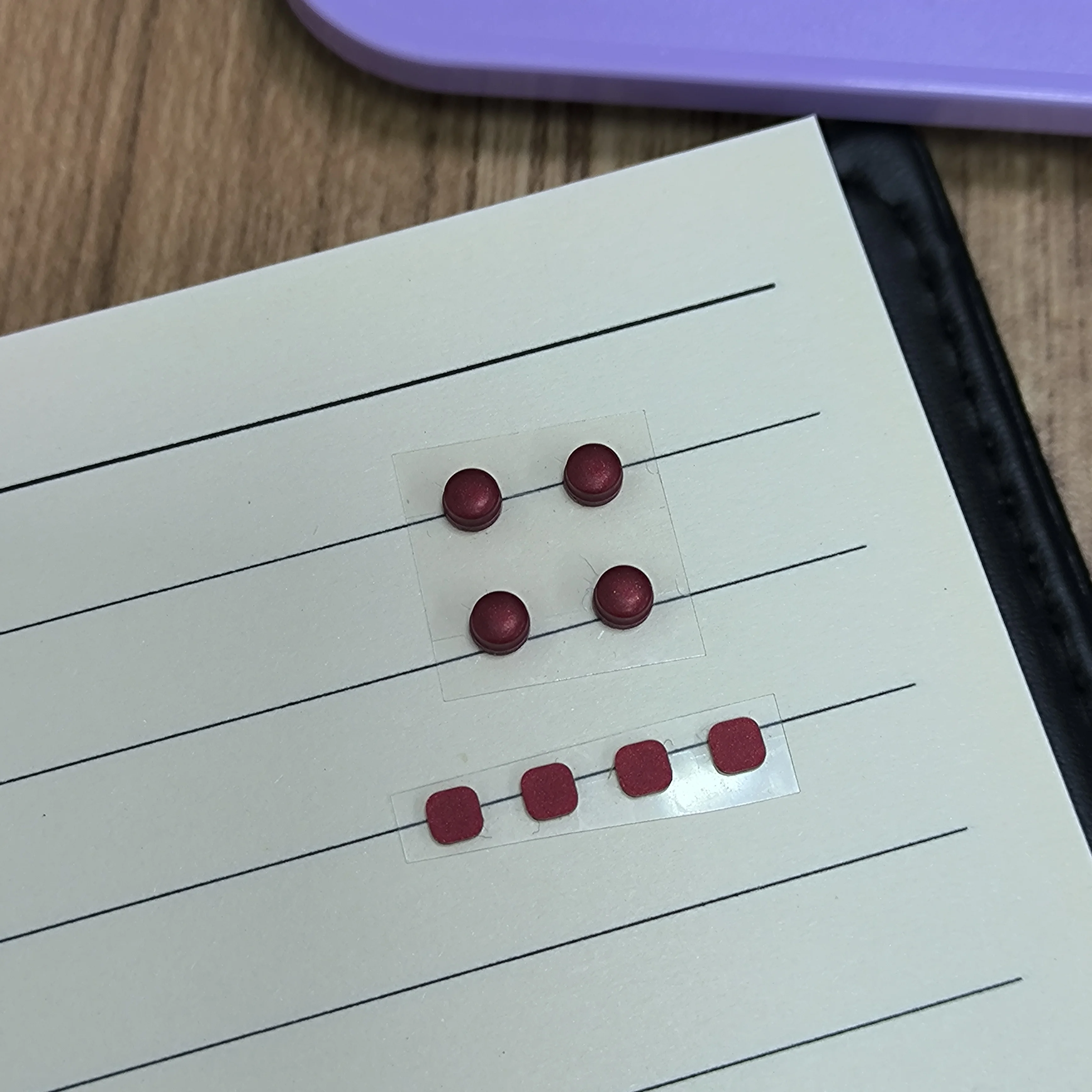 الأصلي العلوي LCD مسامير ثقب غطاء ل نينتندو d جديد 3DS XL LL وحدة التحكم الأمامي الخلفي برغي قواعد مطاطية غطاء