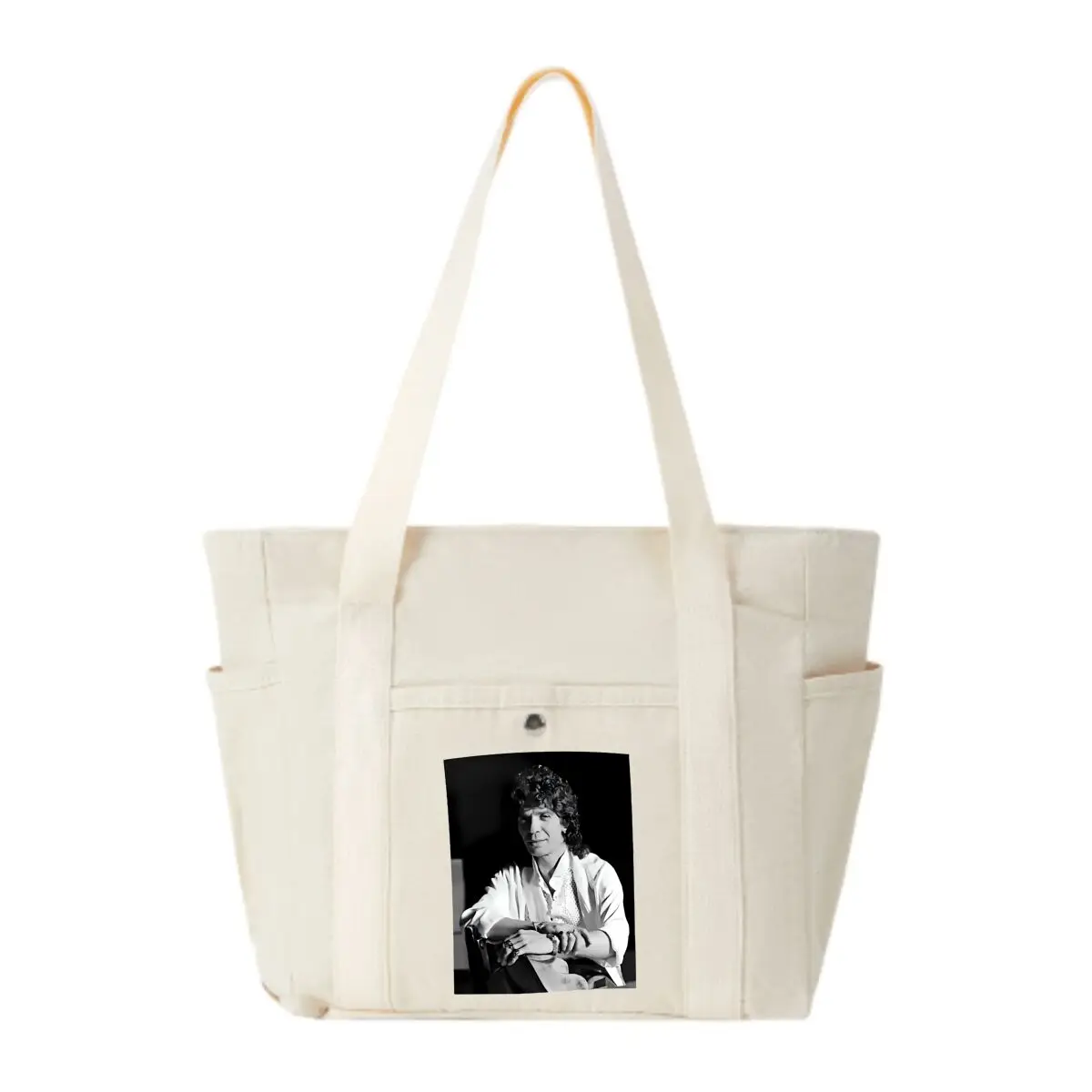 صورة أبيض وأسود لرجل ذو شعر مجعد حقيبة كتف نسائية عصرية ذات سعة كبيرة حقيبة حمل للطلاب