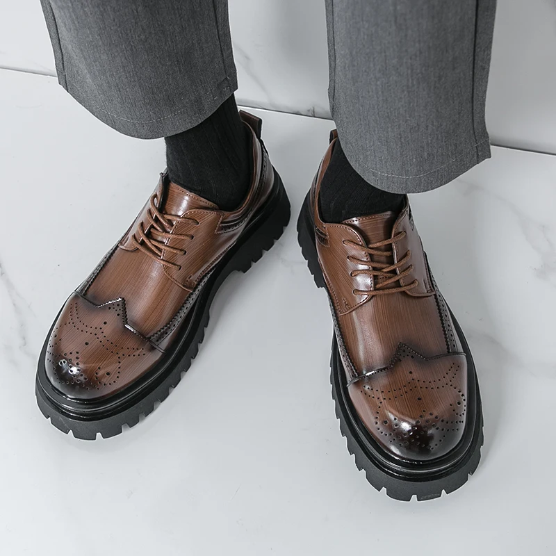 الكلاسيكية السوداء الرجال الخريف مريحة الدانتيل يصل منحوتة أكسفورد أحذية عالية الجودة الرجال سميكة سوليد عدم الانزلاق أحذية من الجلد عادية