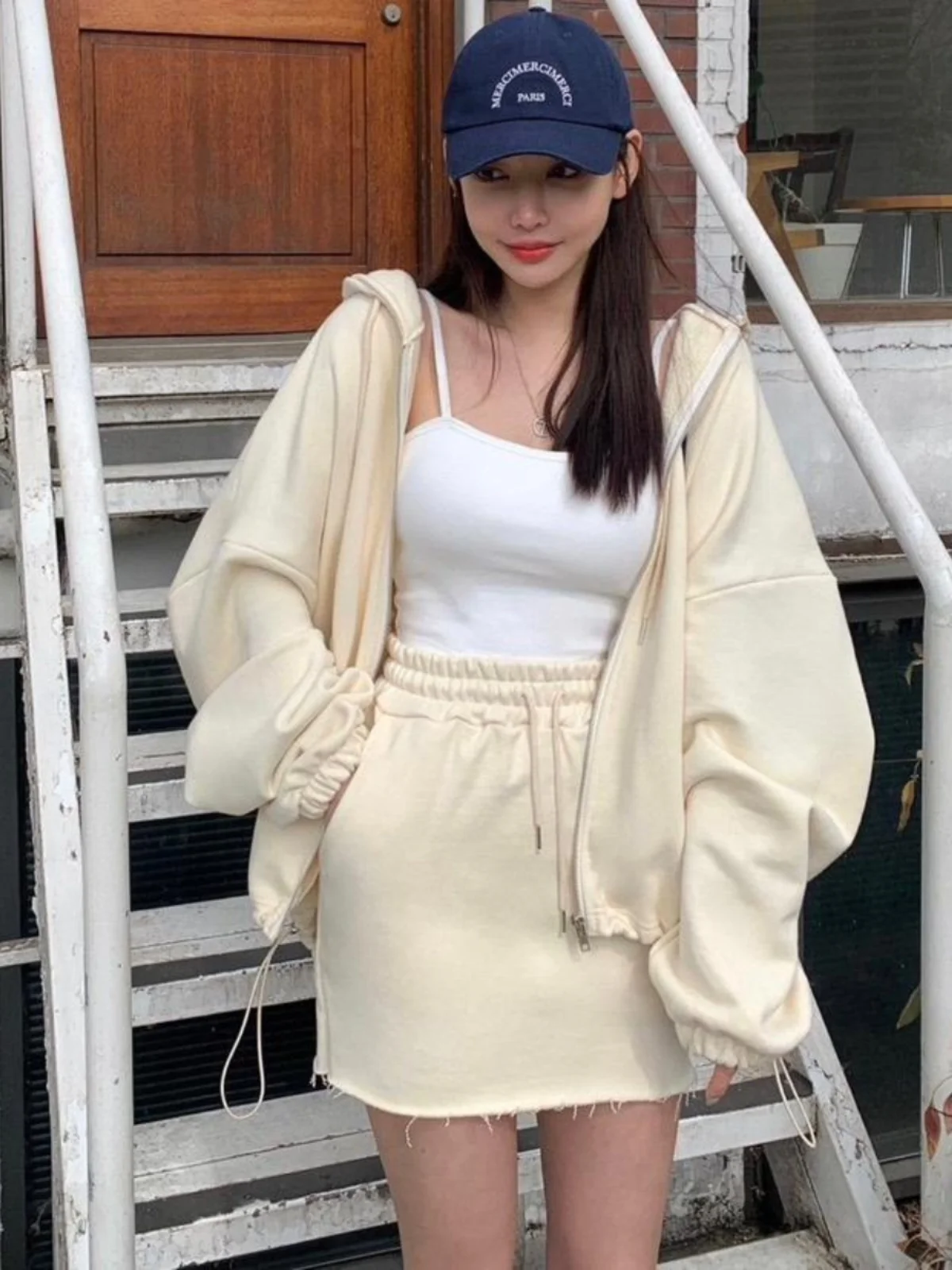 

Свободный комплект: худи и короткая юбка с оборками и шнурком по низу, модный, из хлопка, для молодых женщин