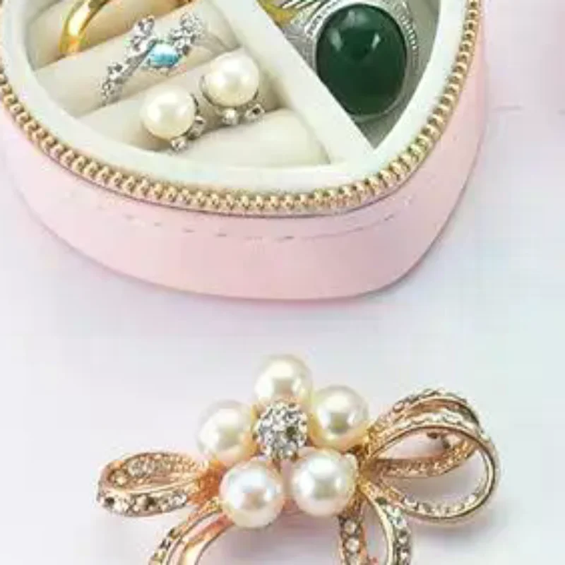 

Mini Jewelry Box Keychain Jewelry Display Earring Organizer Portable Ring Box Heart-shaped Minimalist Travel Bag Pendant