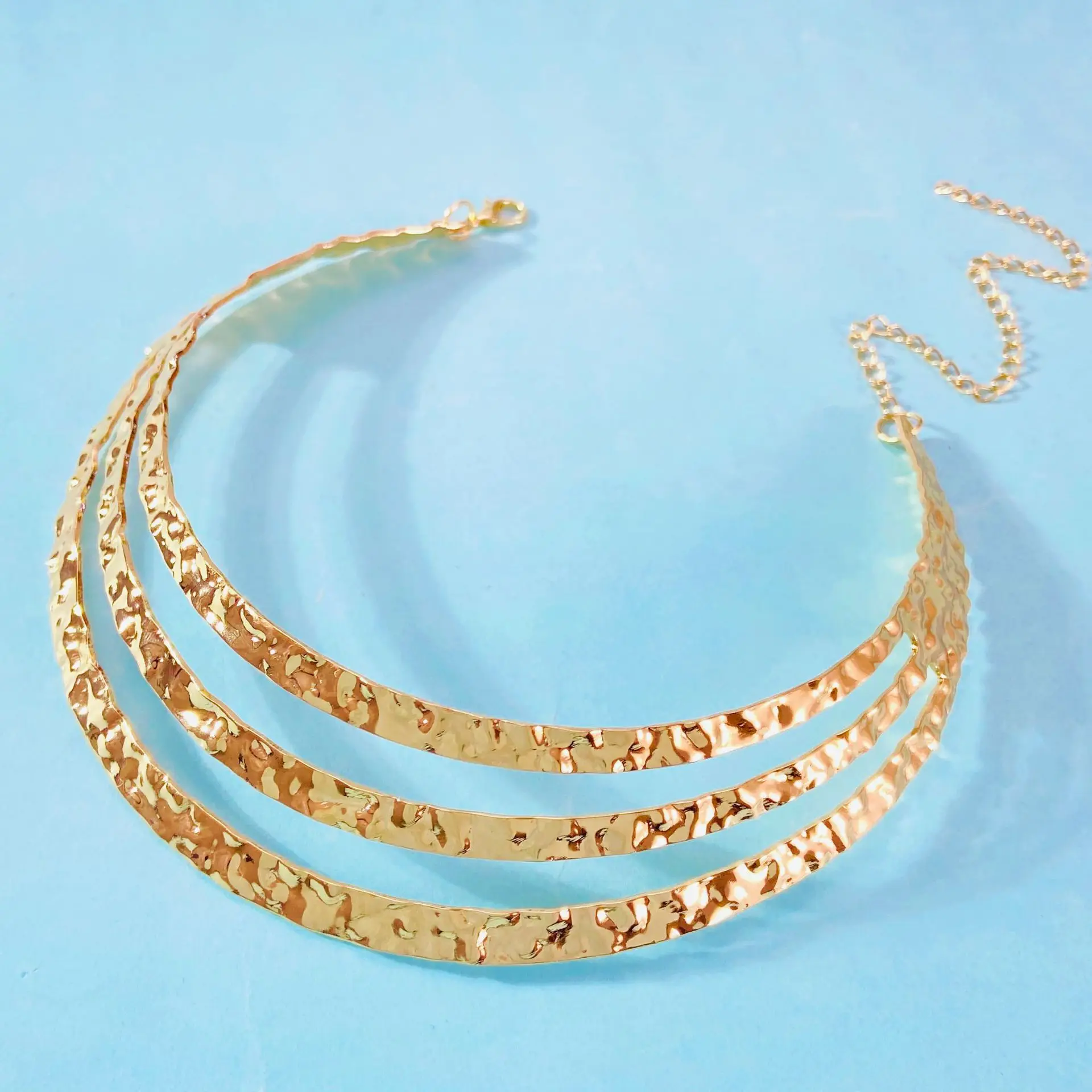 Vintage Exaggerated Gold Color Collar Necklace For Women Jewelry Choker 2024 Trending New Metal Pleated Neck Short Necklaces