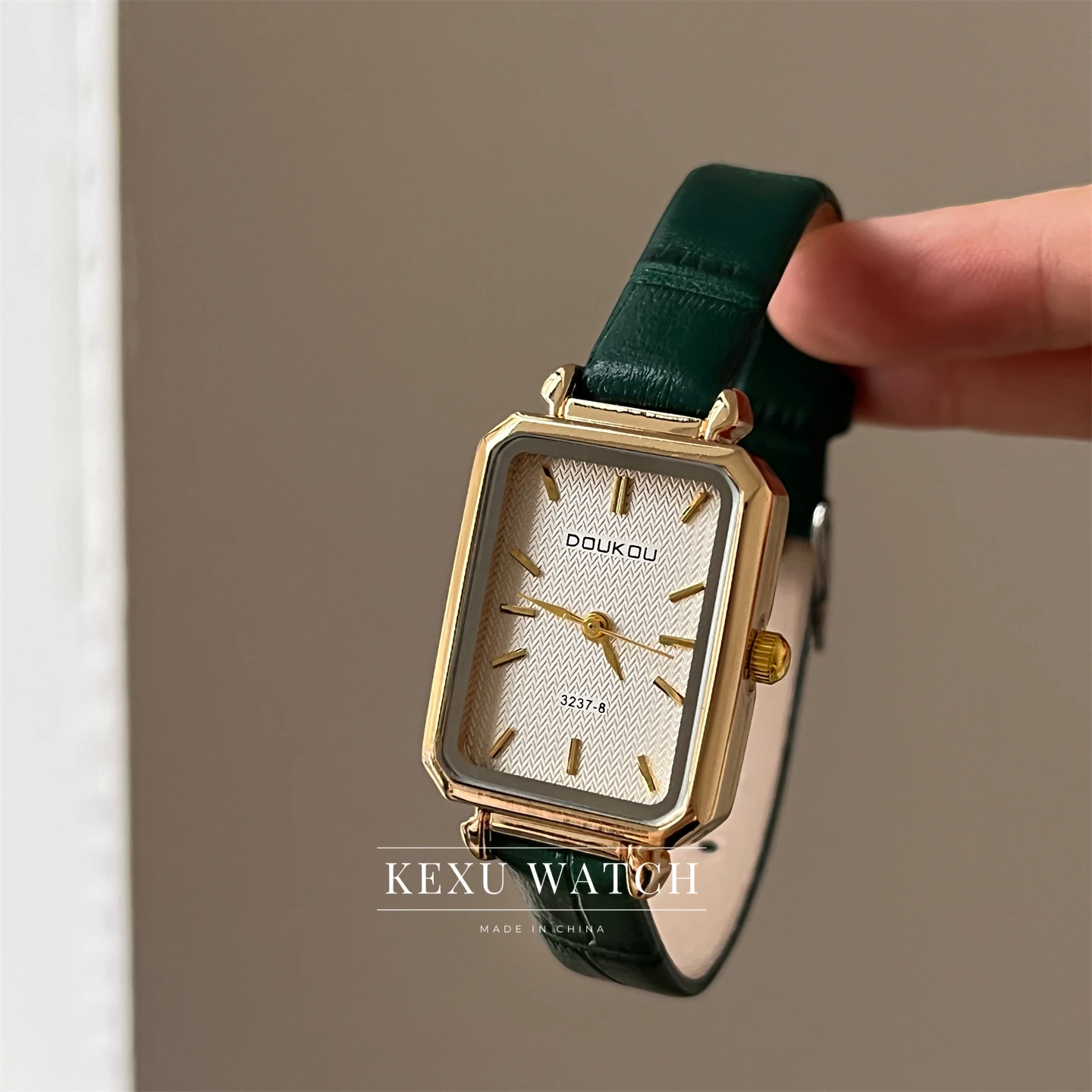 Reloj DOUKOU para mujer, delicado reloj de mujer con esfera rectangular, elegante reloj de mujer con correa de cuero verde/rosa/marrón/negro/blanco