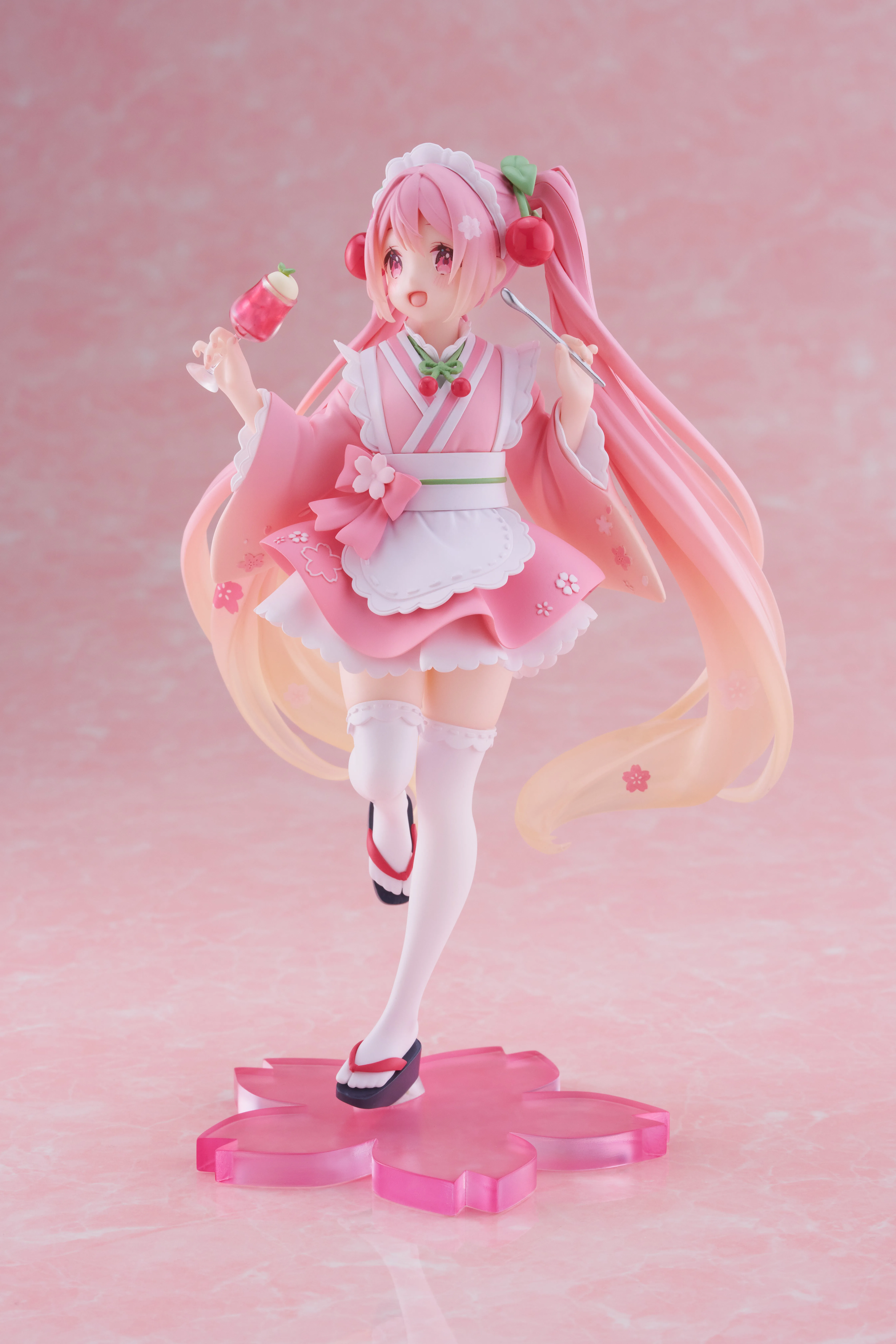 In Stock TAITO Coreful Hatsune Miku Sakura Miku Japanese Style Cafe Anime Action Figure Toys Gift Model Collection Hobby