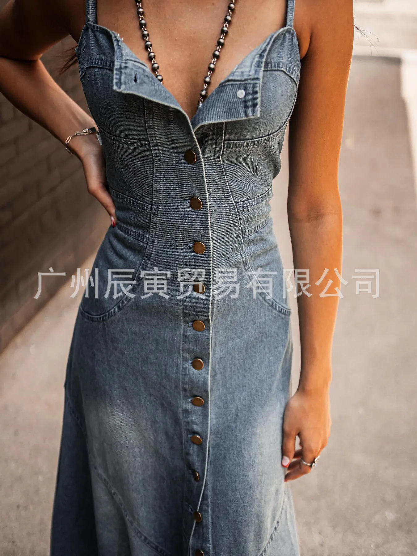 Europe and The United States Retro Wash Do Old Denim Halter Slim Single-breasted Big Swing Dress for Women\'s Summer Vestidos