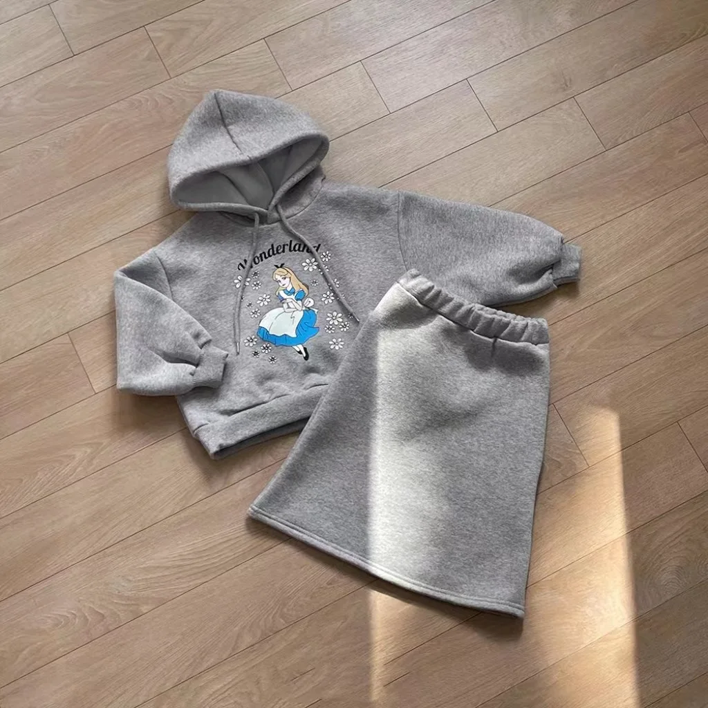 TZ230196 الخريف والشتاء فتاة طفل لطيف البلوزات المطبوعة تنوعا تصميم الأزياء تنورة مرونة الخصر عارضة البدلة