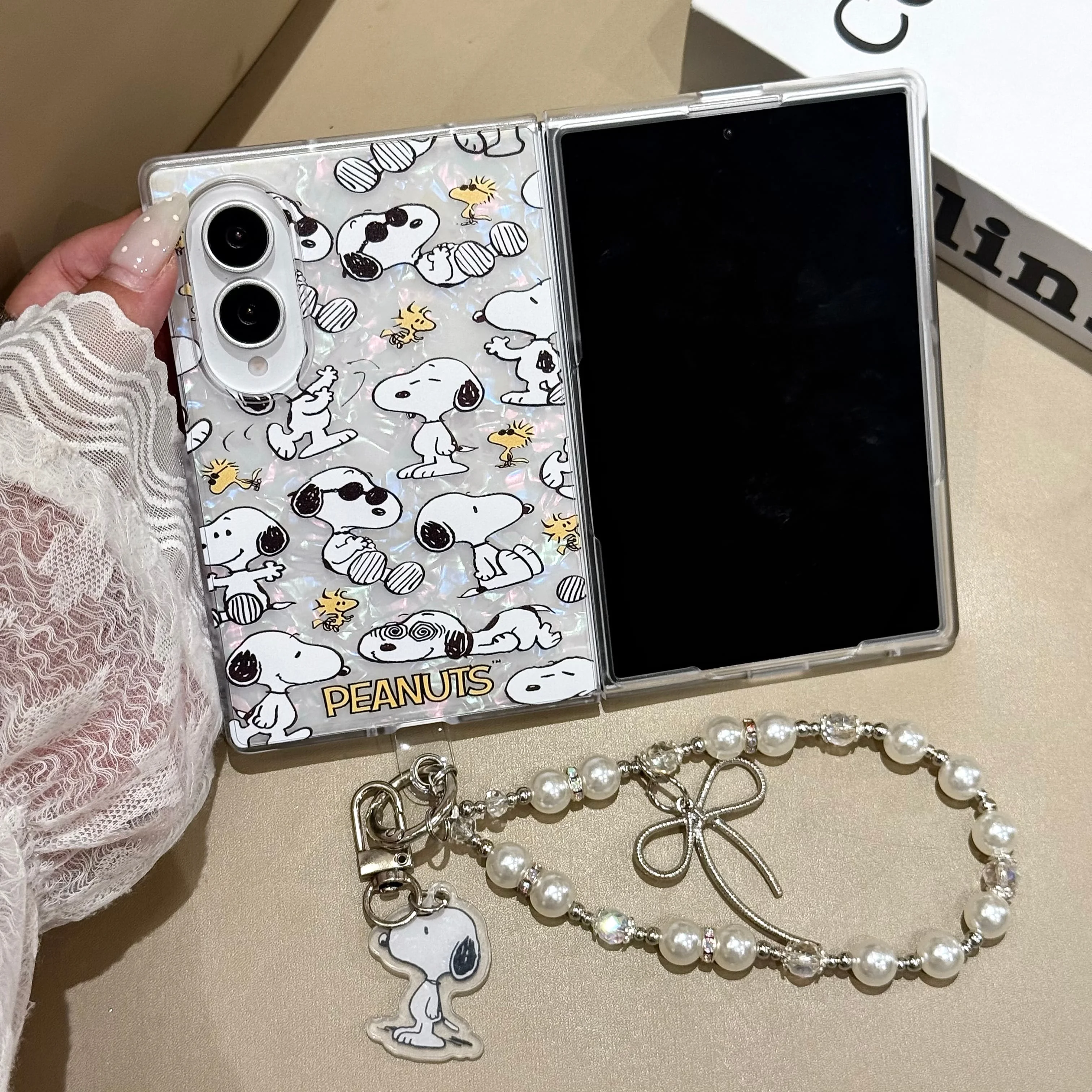 Ins Korean Cartoon Puppy Foldable Case For Samsung Galaxy Z Fold 8 7 6 5 4 Fold 8 Ultra With White Pearl Bow Crystal Bead Chain