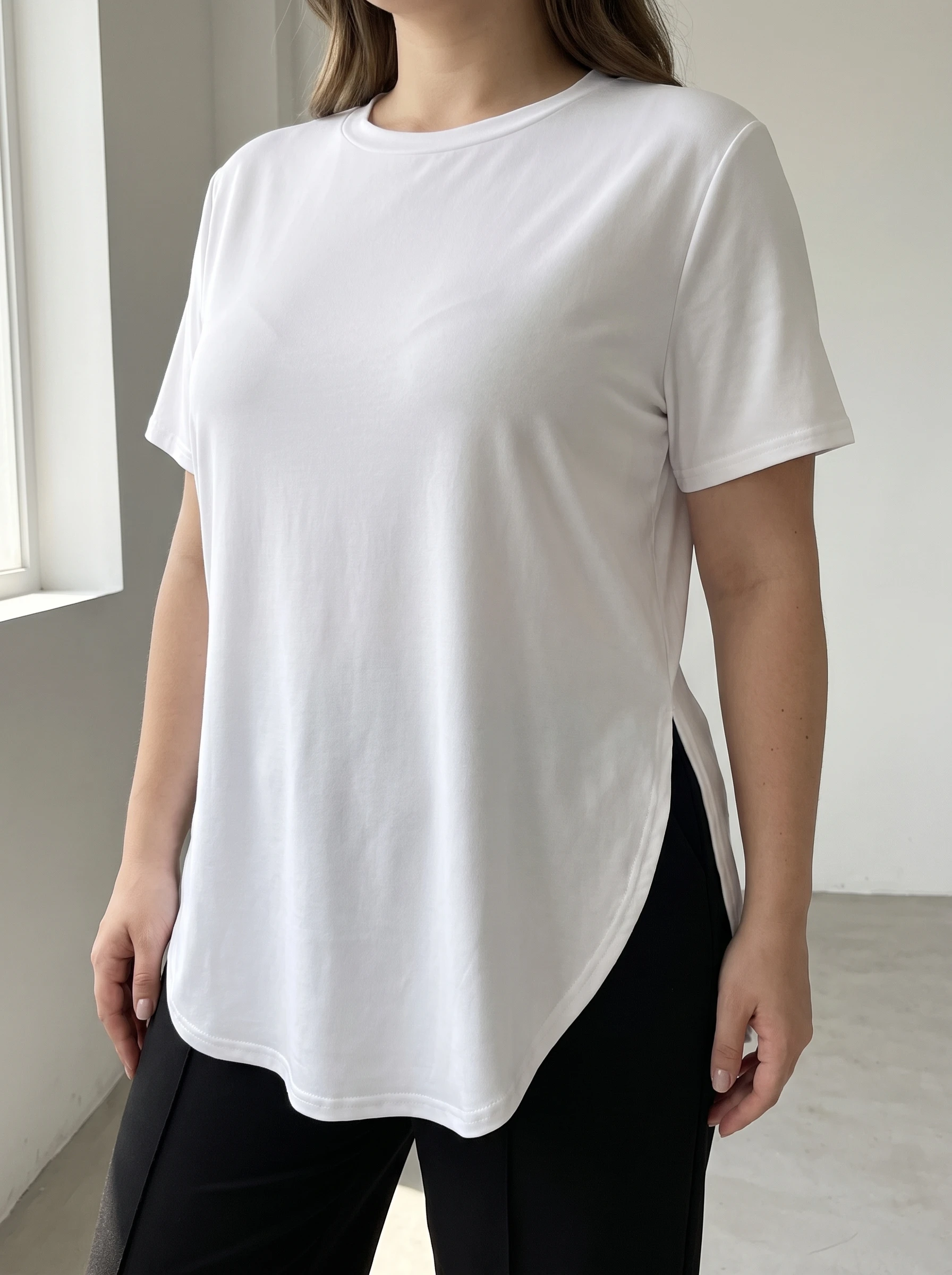 Gadinus Plus Size Damen-T-Shirt in Weiß, lockere Passform, kurzärmelig, seitlich geschlitzt, lässiges Oberteil – Detail 7