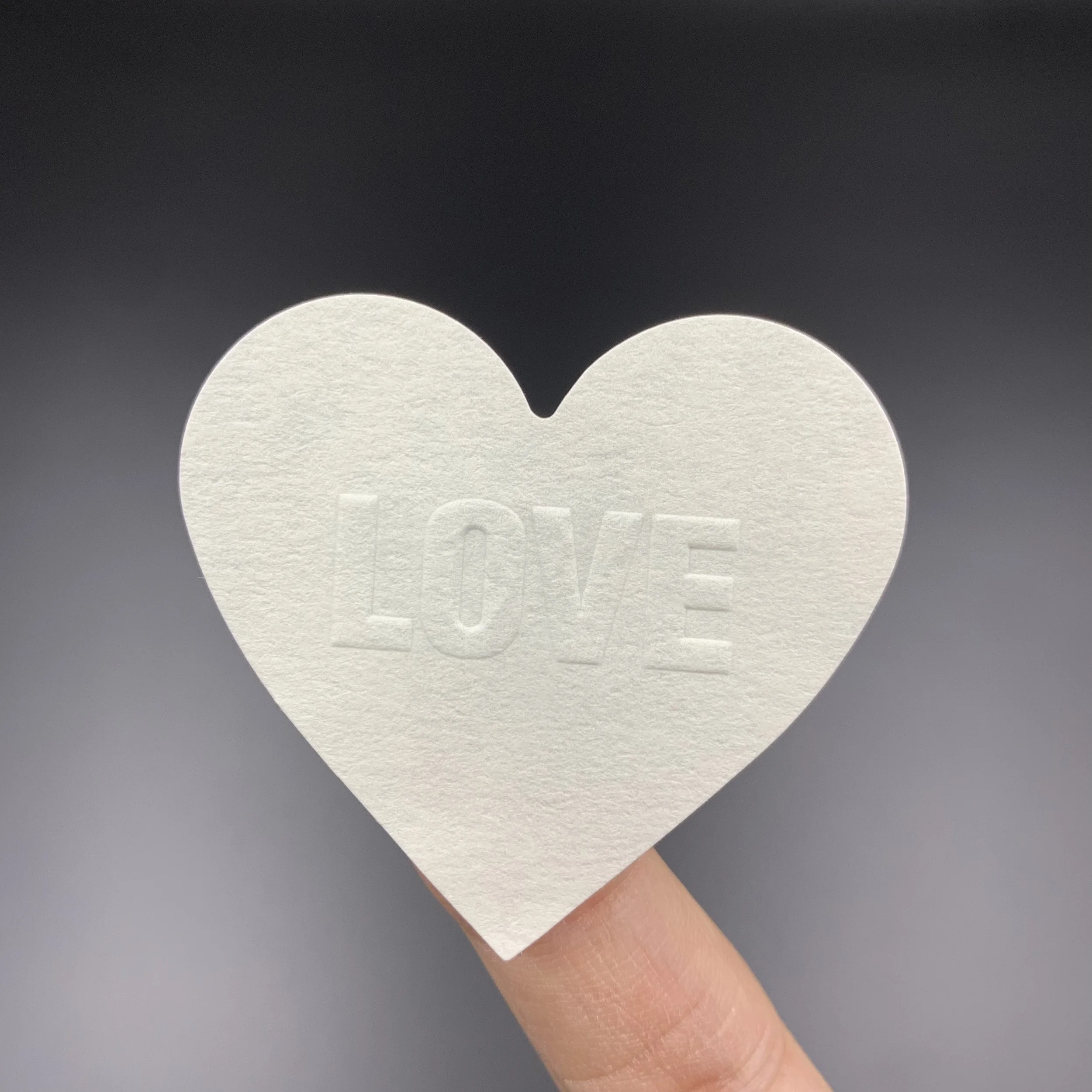 48 Stück/96 Stück beige geprägte LOVE-Herzform-Papieraufkleber für Umschläge, Hochzeitseinladungen, Grußkarten, Geschenkboxen