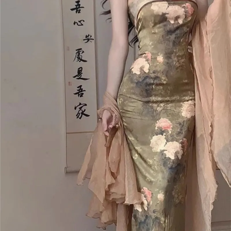 New Chinese style cheongsam improved light girl retro oil painting hanging neck dress