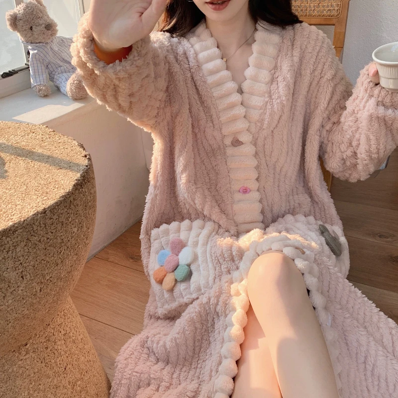 Plush Thick Coral Fleece Robes Women Button Sleepwear Printing Simple Long Sleeve Warm Extra Long Soft Fluffy Fleece Homewear