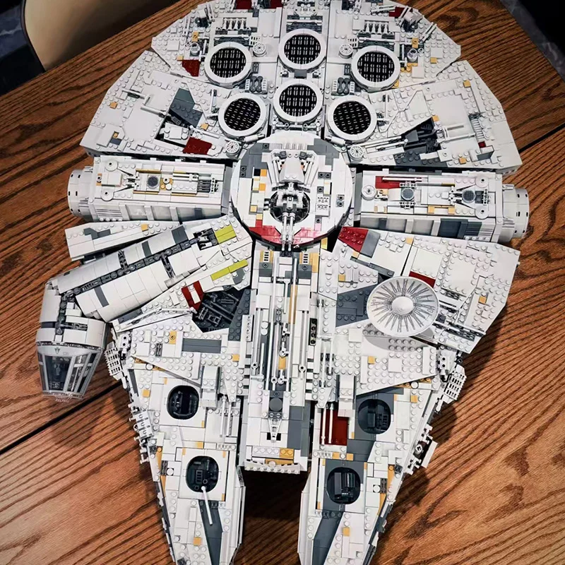 Bloques de Construcción MOC UCS, Modelo de Nave Espacial Millennium Big Falcon, Ladrillos de Lujo, Adorno Espacial, Regalos de Cumpleaños y Navidad