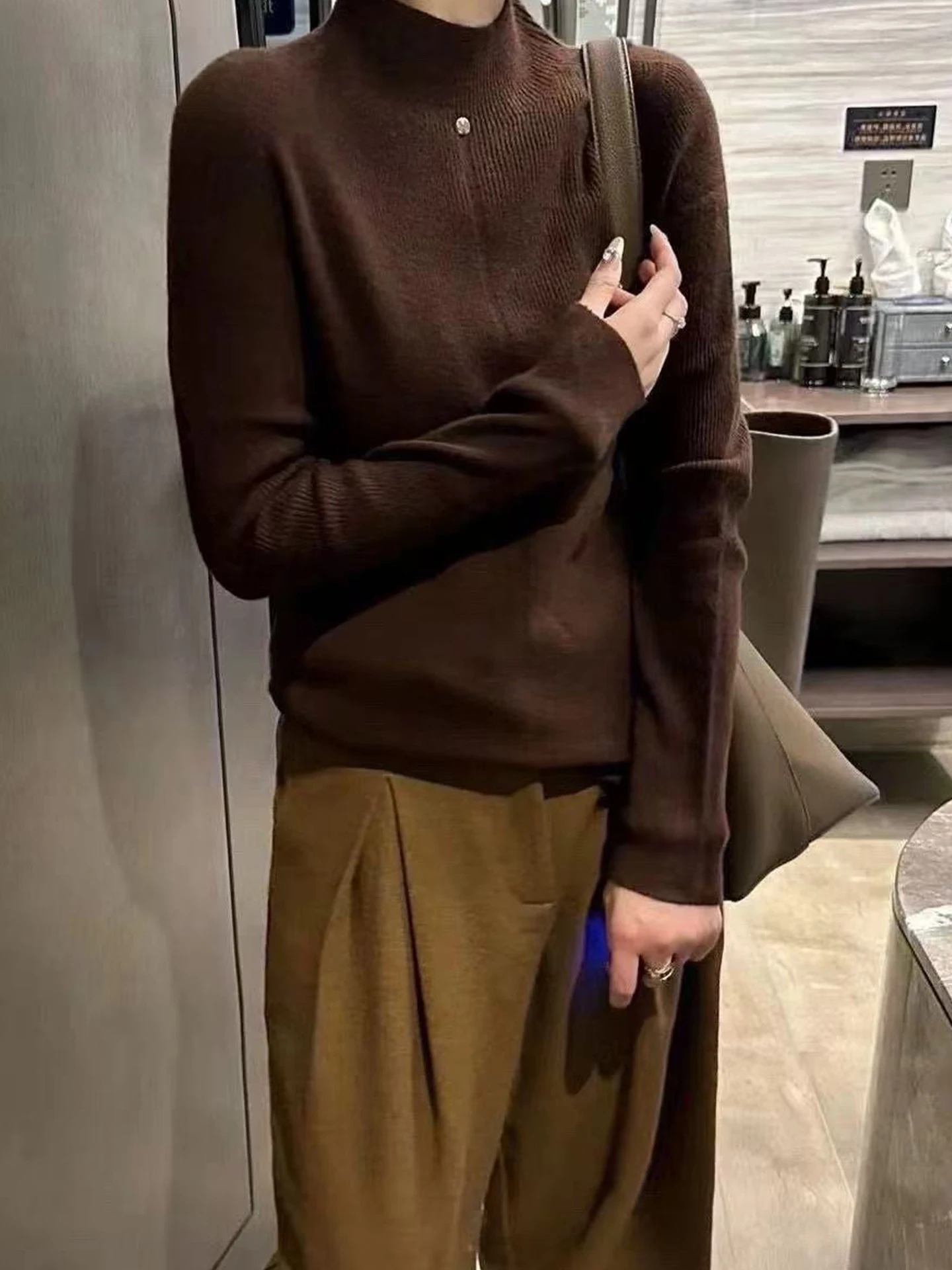 

Winter Knitted Long Sve f High Collar Color Simple Versatile Base Layer irt Korean Sle Loose Fit Camere Top