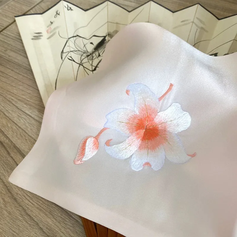 mouchoir-en-soie-brode-de-suzhou-double-couche-35x35cm-entierement-fait-main-motif-lys